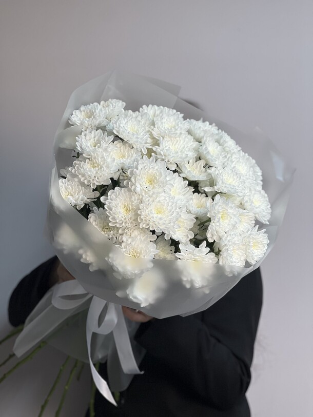 Букет из хризантемы, артикул F1364768 - 6801 рублей, доставка по городу. Flawery - доставка цветов