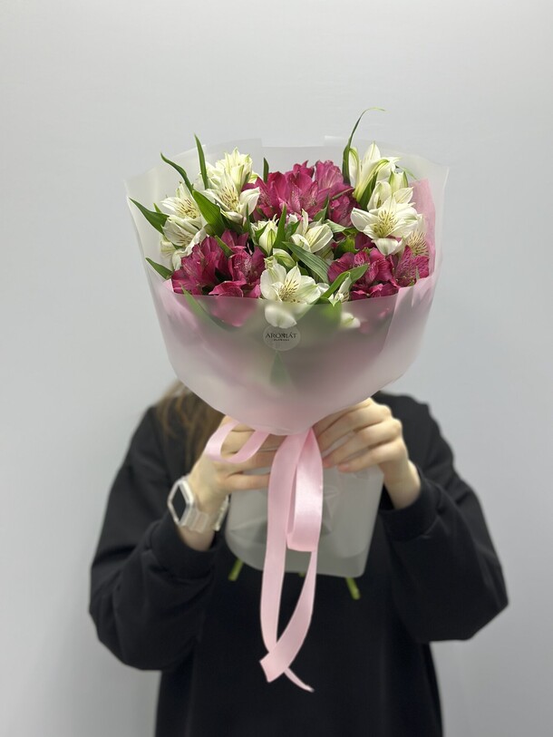 Микс из 7 альстромерий, артикул F1399079 - 4290 рублей, доставка по городу. Flawery - доставка цветов