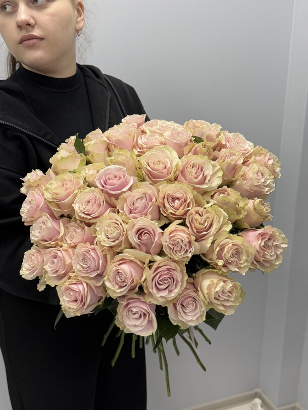 51 нежная роза, артикул F1402795 - 21268 рублей, доставка по городу. Flawery - доставка цветов