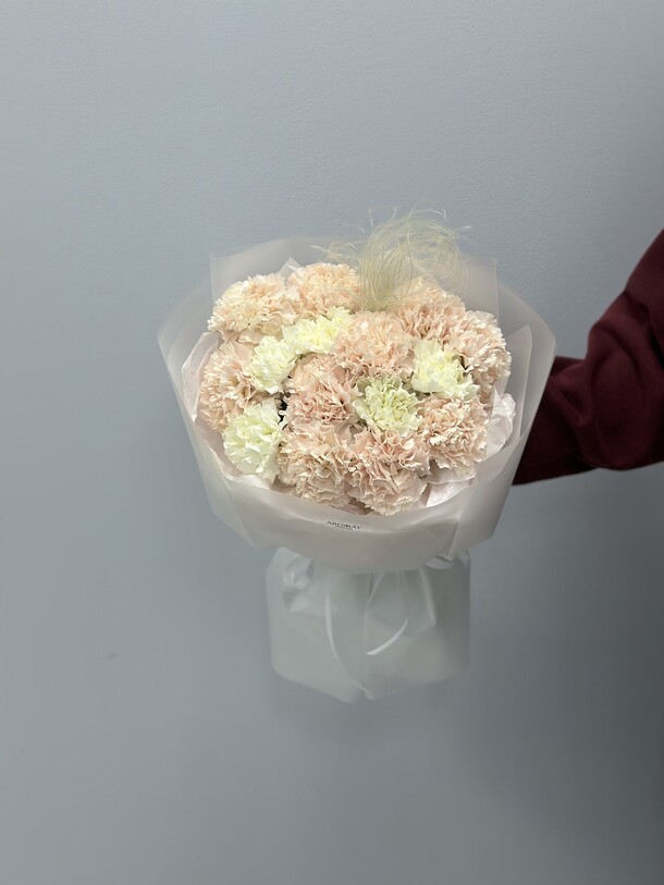 Нежный букет из диантусов, артикул F1403793 - 5171 рублей, доставка по городу. Flawery - доставка цветов