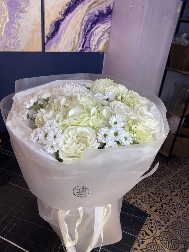 Белое облако, артикул F1234470 - 7139 рублей, доставка по городу. Flawery - доставка цветов