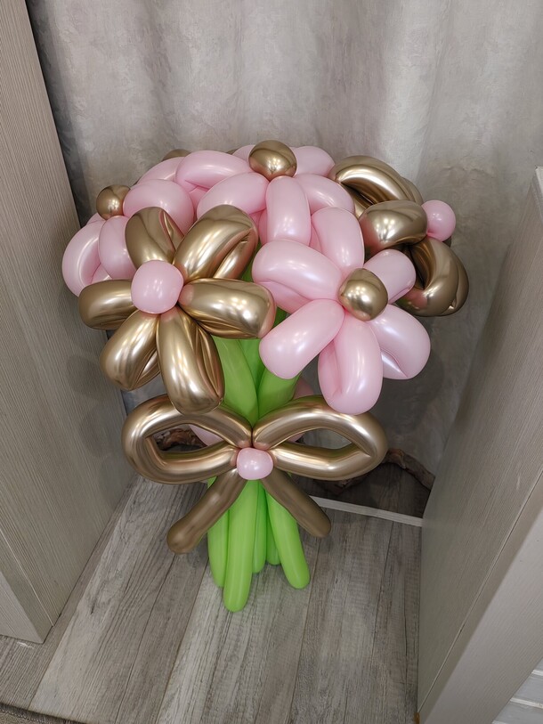 Букет из 7 воздушных ромашек, артикул F1334916 - 1500 рублей, доставка по городу. Flawery - доставка цветов