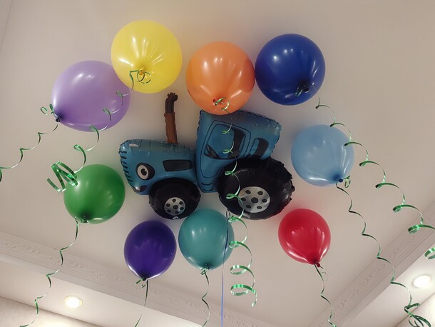 Набор шаров синий трактор, артикул F1351778 - 3300 рублей, доставка по городу. Flawery - доставка цветов