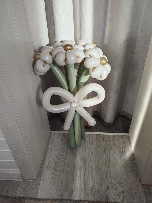 Букет из 5 воздушных ромашек, артикул F1403508 - 990 рублей, доставка по городу. Flawery - доставка цветов