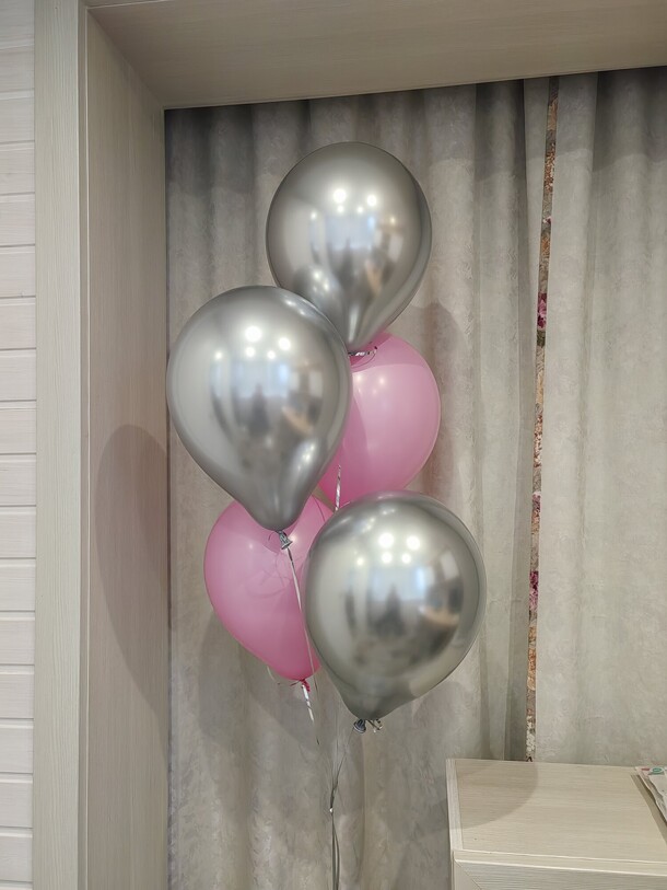 Связка из 5 шаров, артикул F1432473 - 1300 рублей, доставка по городу. Flawery - доставка цветов