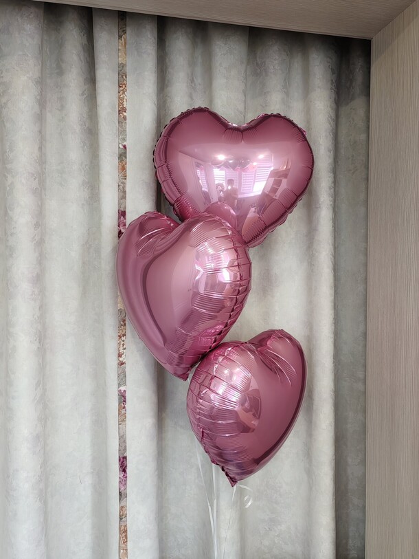 Связка из 3х розовых сердец, артикул F1452410 - 1490 рублей, доставка по городу. Flawery - доставка цветов