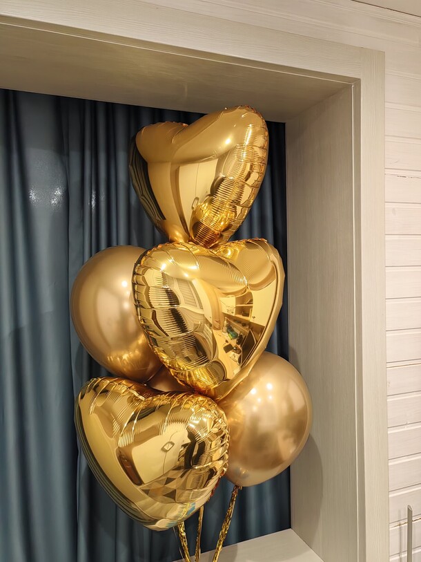 Золой фонтан из шаров, артикул F1505242 - 2490 рублей, доставка по городу. Flawery - доставка цветов