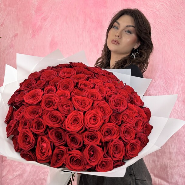 Букет из 101 красной розы, артикул F1332348 - 29900 рублей, доставка по городу. Flawery - доставка цветов