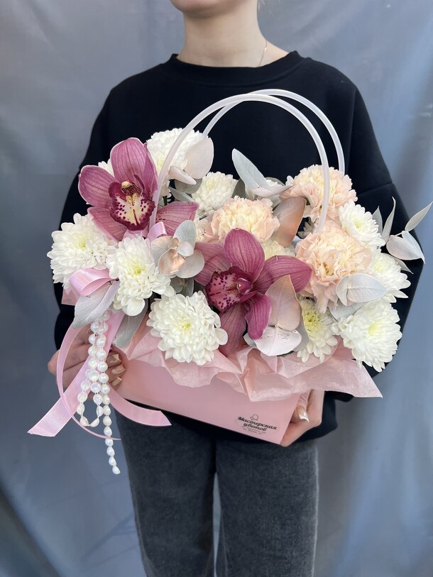 Цветочная улыбка, артикул F1489724 - 4400 рублей, доставка по городу. Flawery - доставка цветов