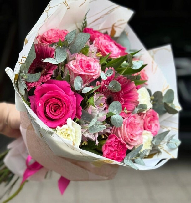 Прекрасный микс цветов, артикул F1329627 - 30250 рублей, доставка по городу. Flawery - доставка цветов