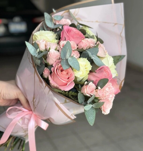 Микс розочек разных сортов, артикул F1329631 - 22990 рублей, доставка по городу. Flawery - доставка цветов