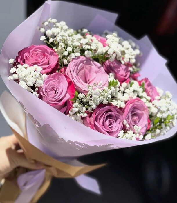 Прекрасные розочки м гипсофилками, артикул F1329855 - 20570 рублей, доставка по городу. Flawery - доставка цветов