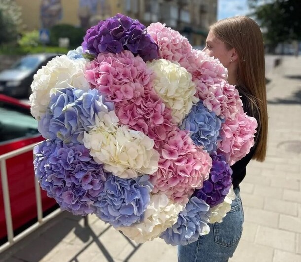 Большой микс из 23 гортензий, артикул F1329987 - 38720 рублей, доставка по городу. Flawery - доставка цветов
