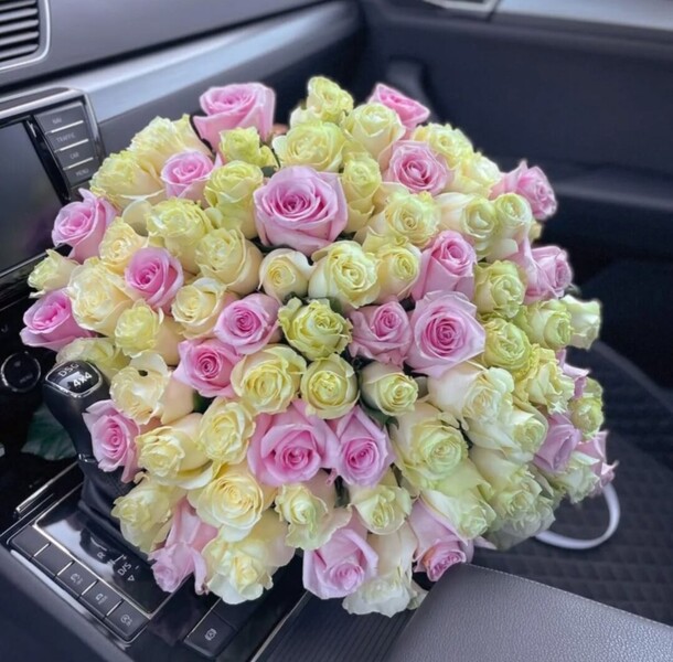 Микс разноцветных розочек, артикул F1329991 - 37510 рублей, доставка по городу. Flawery - доставка цветов