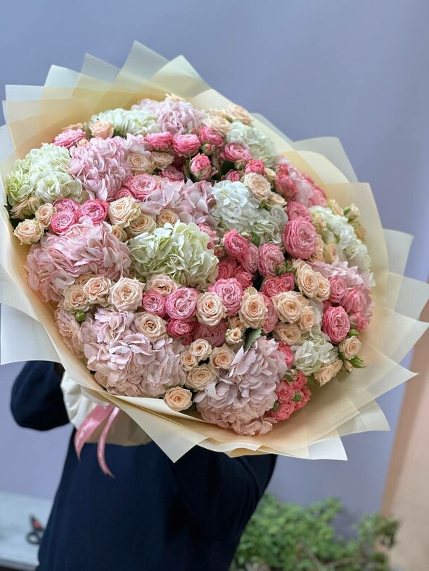 Букет из гортензий, артикул F1332504 - 17900 рублей, доставка по городу. Flawery - доставка цветов