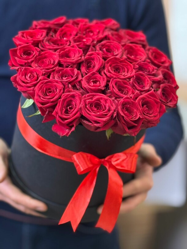 Роза в коробке, артикул F1338075 - 5990 рублей, доставка по городу. Flawery - доставка цветов