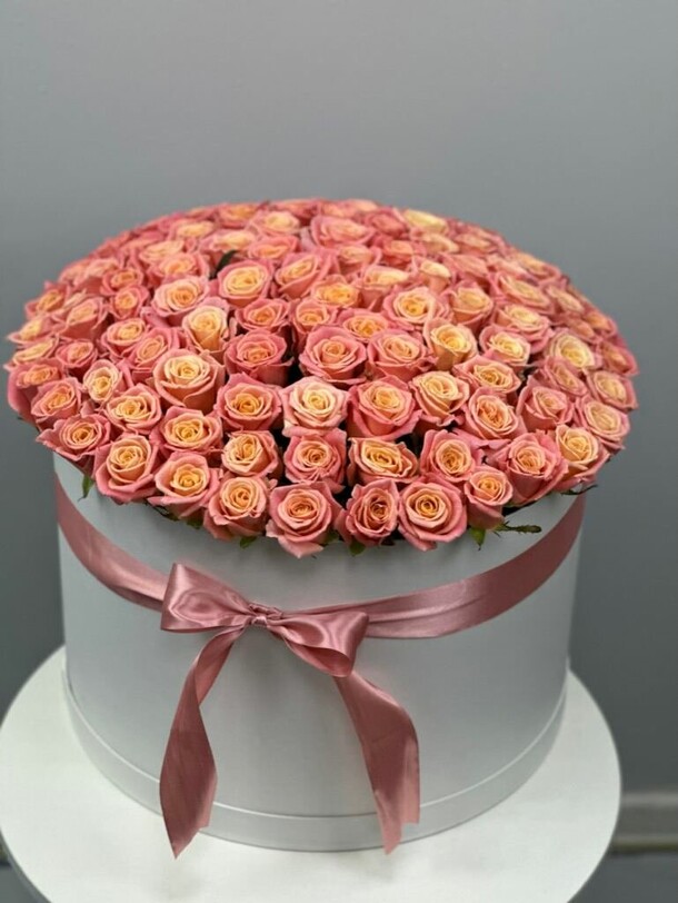 101 роз в коробке, артикул F1348113 - 25900 рублей, доставка по городу. Flawery - доставка цветов