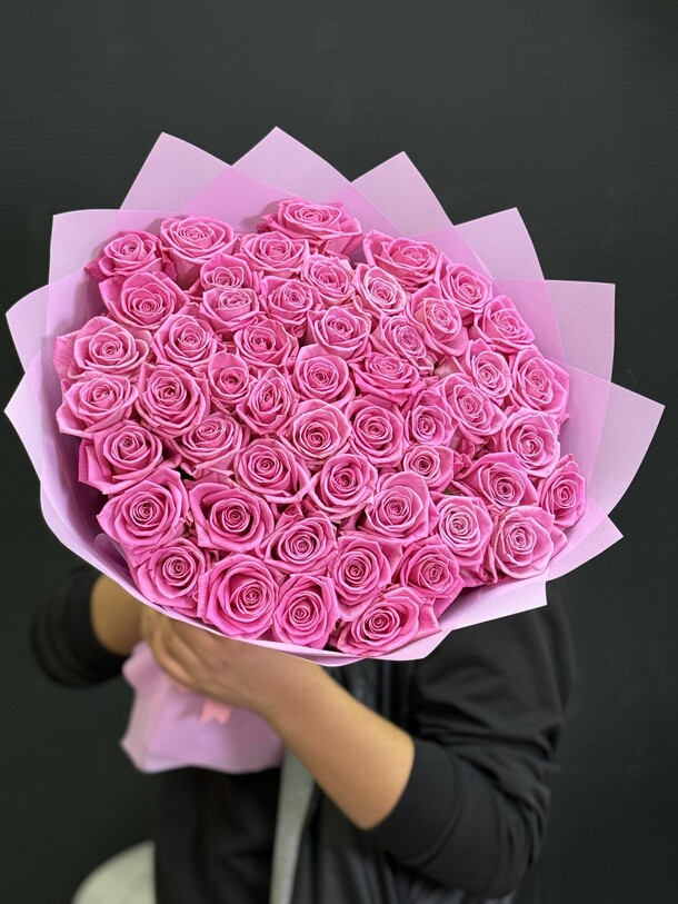 51шт розовая роза, артикул F1383030 - 8590 рублей, доставка по городу. Flawery - доставка цветов