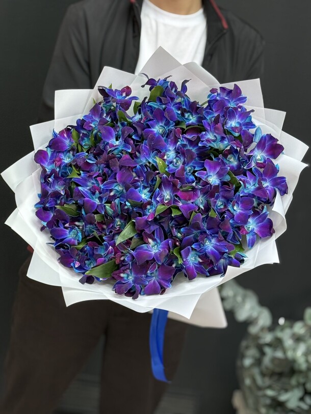 Букет из синих орхидеи, артикул F1423643 - 6990 рублей, доставка по городу. Flawery - доставка цветов