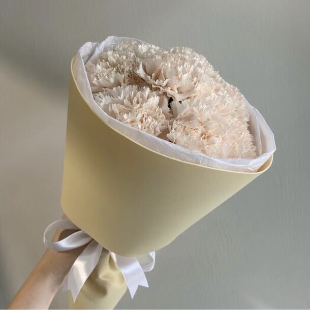 Букет из 9 диантусов, артикул F1333617 - 2200 рублей, доставка по городу. Flawery - доставка цветов