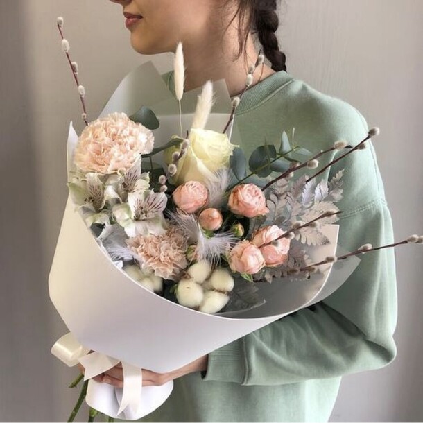 Букет «для ее вазы», артикул F1402518 - 2950 рублей, доставка по городу. Flawery - доставка цветов