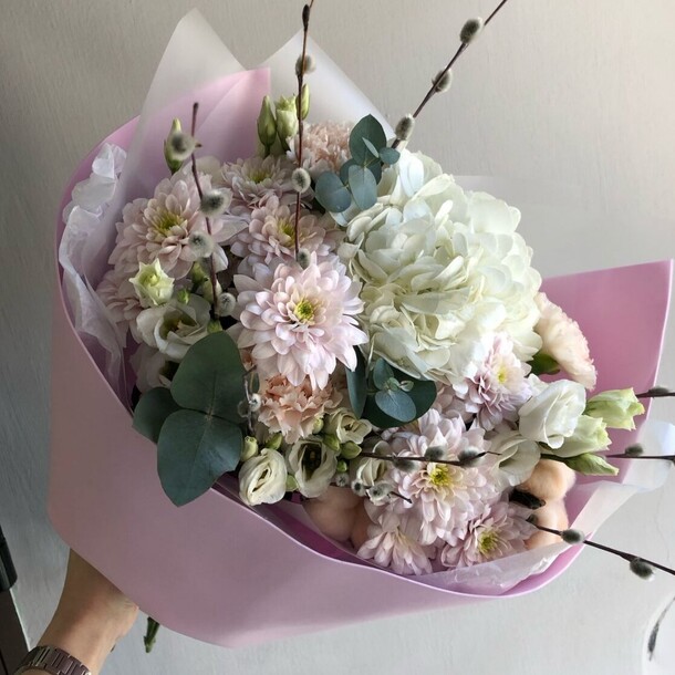 Букет " нежный с вербой", артикул F1403291 - 3900 рублей, доставка по городу. Flawery - доставка цветов