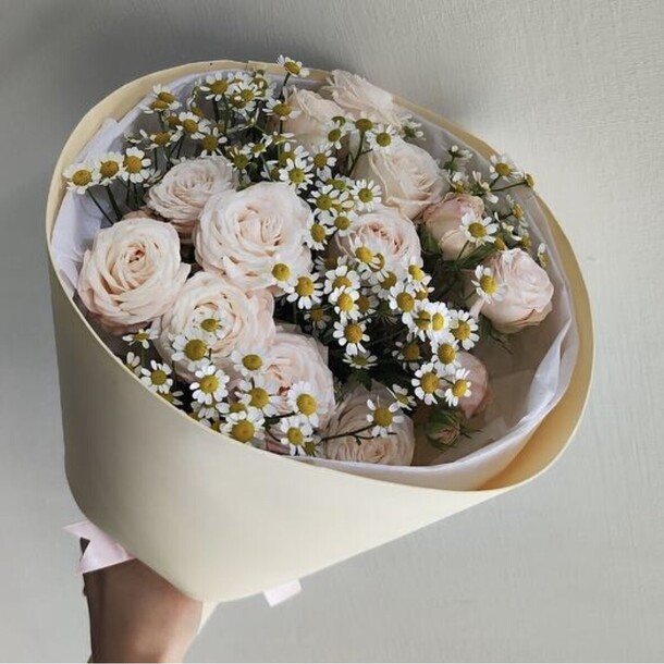 Букет «летний микс для самой милой», артикул F1446664 - 3300 рублей, доставка по городу. Flawery - доставка цветов