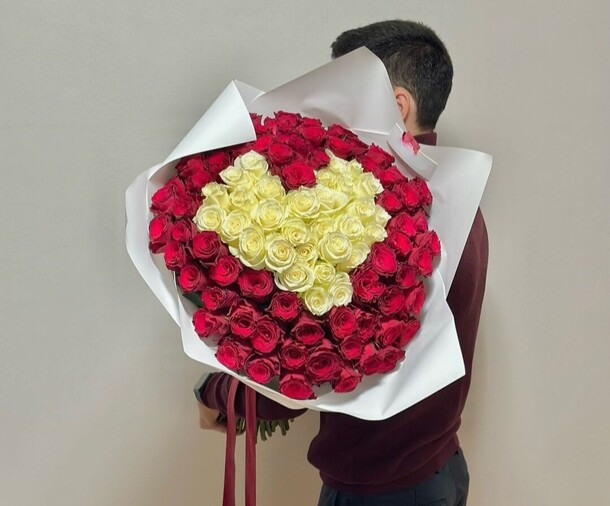 Сердце из 99 роз, артикул F1330708 - 35200 рублей, доставка по городу. Flawery - доставка цветов