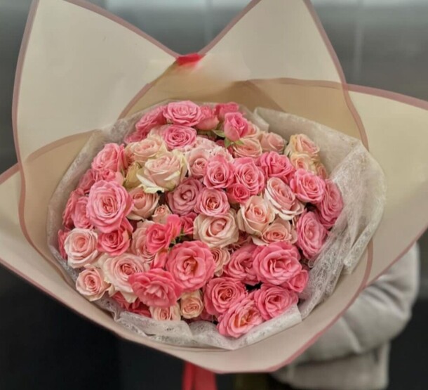 Микс кустовых пионовидных розочек, артикул F1330912 - 20900 рублей, доставка по городу. Flawery - доставка цветов