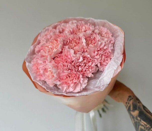 Букет из 15 гвоздик, артикул F1330943 - 22000 рублей, доставка по городу. Flawery - доставка цветов