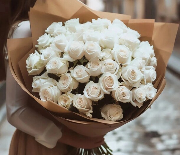 Букет из 39 белых роз, артикул F1330984 - 24200 рублей, доставка по городу. Flawery - доставка цветов