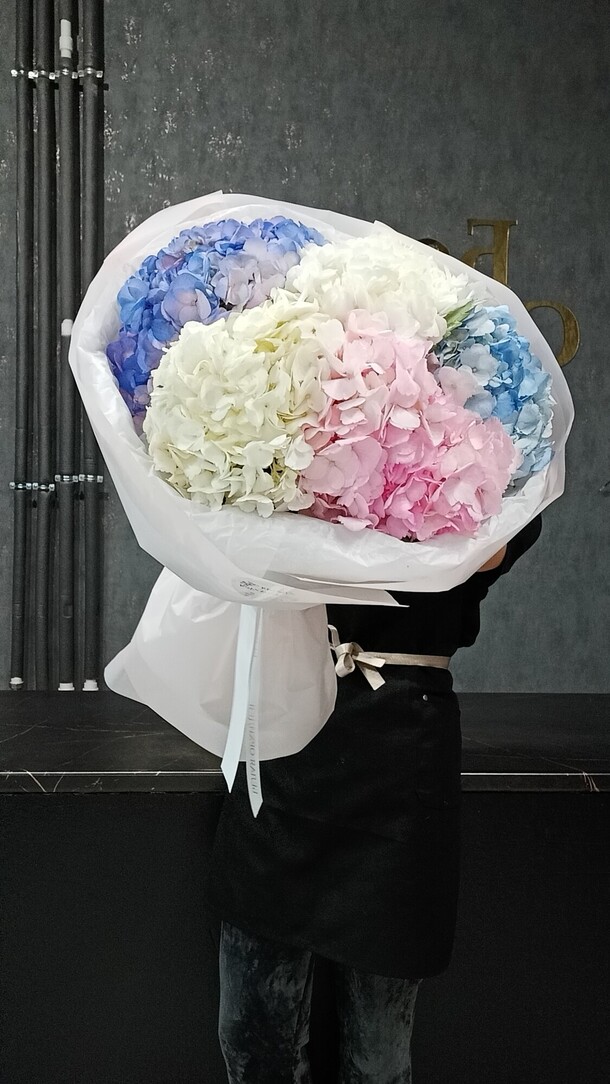 Букет из гортензий, артикул F1366867 - 5500 рублей, доставка по городу. Flawery - доставка цветов