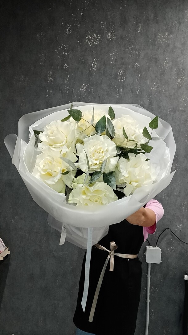 Букет с французскими розами, артикул F1366872 - 4590 рублей, доставка по городу. Flawery - доставка цветов