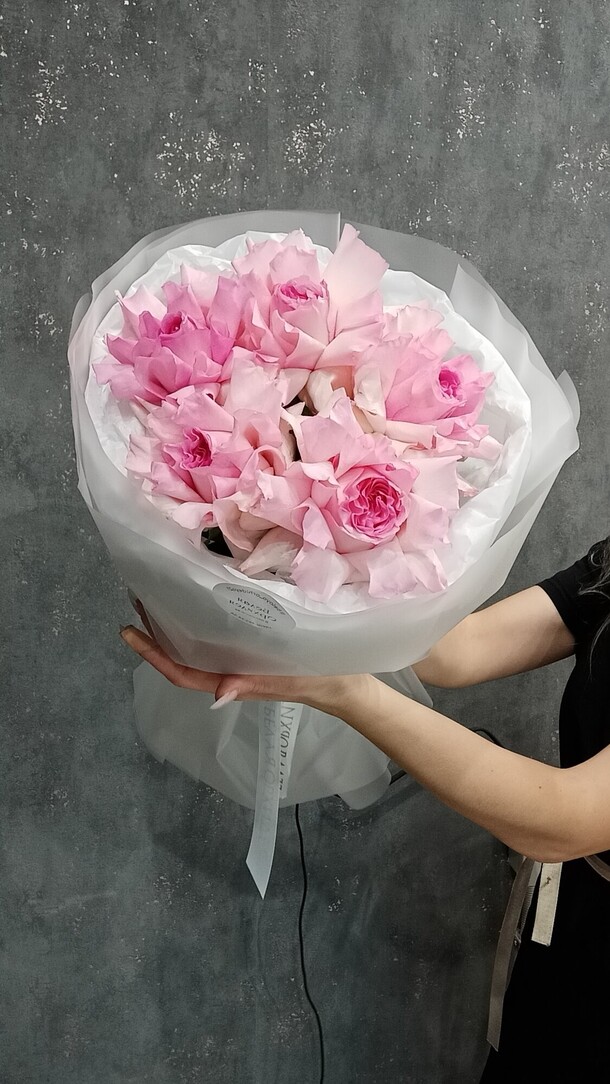 Букет с французскими розами, артикул F1366873 - 2900 рублей, доставка по городу. Flawery - доставка цветов