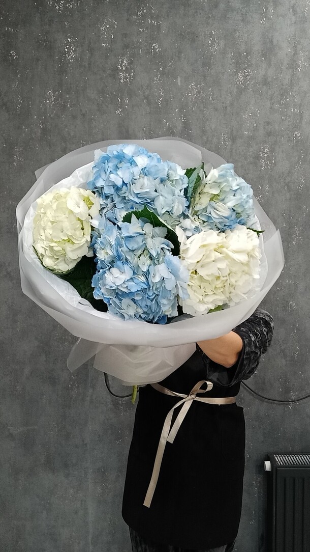 Букет из гортензий, артикул F1405532 - 4690 рублей, доставка по городу. Flawery - доставка цветов