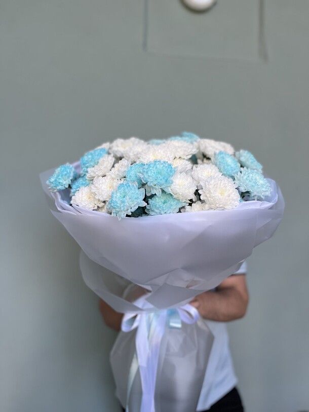 Букет из 11 кустовых хризантем, артикул F1445593 - 5999 рублей, доставка по городу. Flawery - доставка цветов