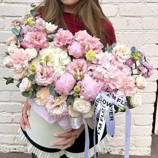 Букет с пионами и гортензией, артикул F1505149 - 19033 рублей, доставка по городу. Flawery - доставка цветов