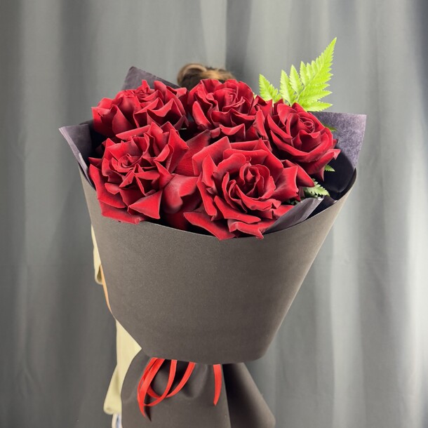Красные французские розы, артикул F1394404 - 3300 рублей, доставка по городу. Flawery - доставка цветов
