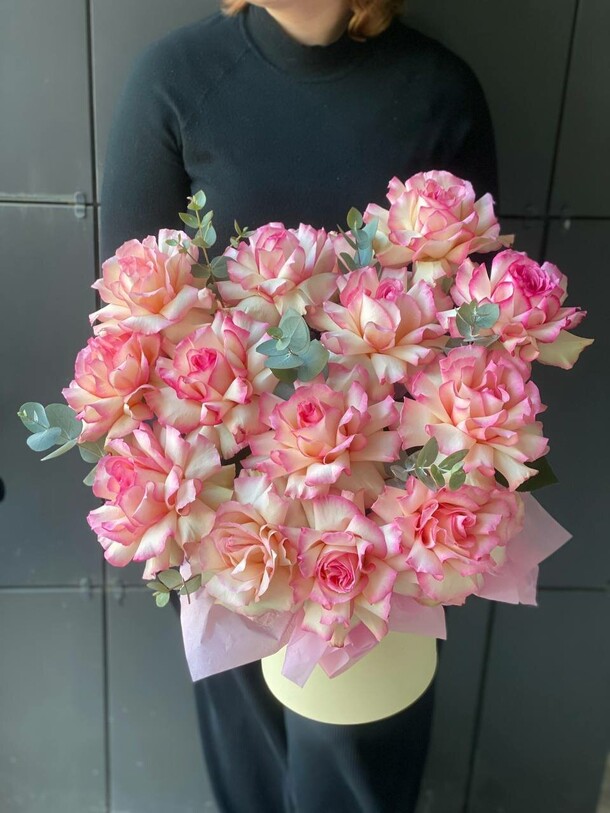 Праздник в руках, артикул F1467053 - 7300 рублей, доставка по городу. Flawery - доставка цветов