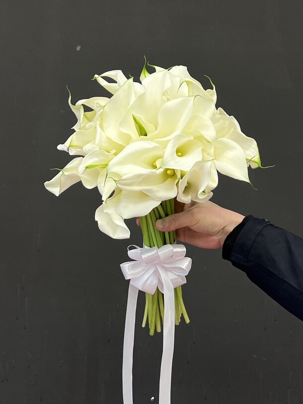 Белая калла, артикул F1351370 - 47637 рублей, доставка по городу. Flawery - доставка цветов