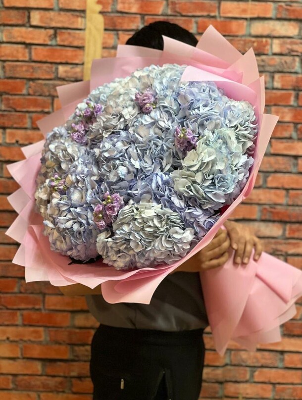 Гортензия с маттиолой, артикул F1351382 - 22960 рублей, доставка по городу. Flawery - доставка цветов