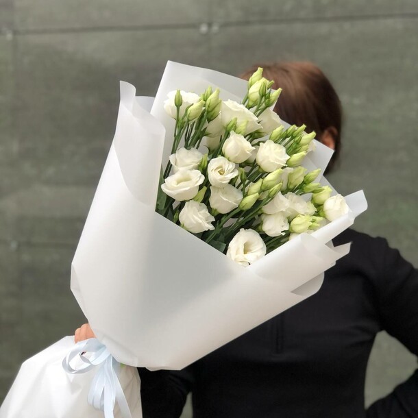 Букет 5 белых эустом, артикул F1408213 - 3500 рублей, доставка по городу. Flawery - доставка цветов