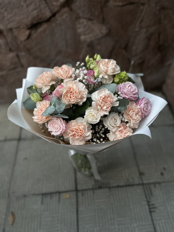 Букет с диантусами, артикул F1339203 - 7990 рублей, доставка по городу. Flawery - доставка цветов