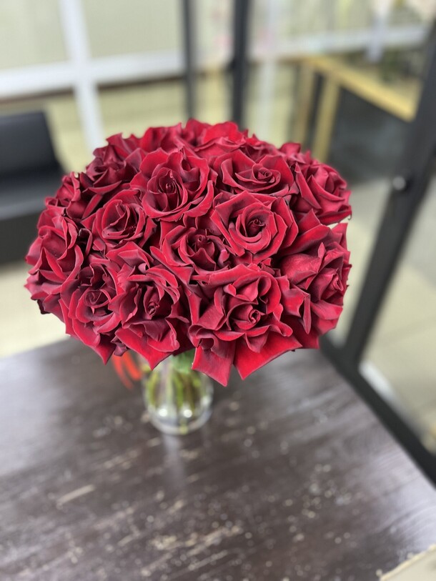 23 французских роз, артикул F1398572 - 12290 рублей, доставка по городу. Flawery - доставка цветов