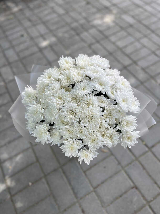 Букет хризантем, артикул F1398573 - 12890 рублей, доставка по городу. Flawery - доставка цветов