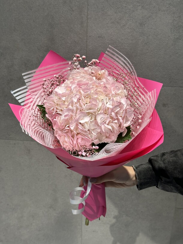 Букет гортензии, артикул F1339690 - 2640 рублей, доставка по городу. Flawery - доставка цветов