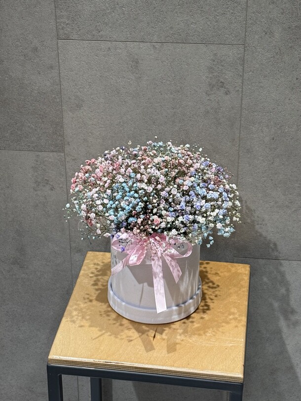 Коробочка из гипсофилы, артикул F1345735 - 4200 рублей, доставка по городу. Flawery - доставка цветов