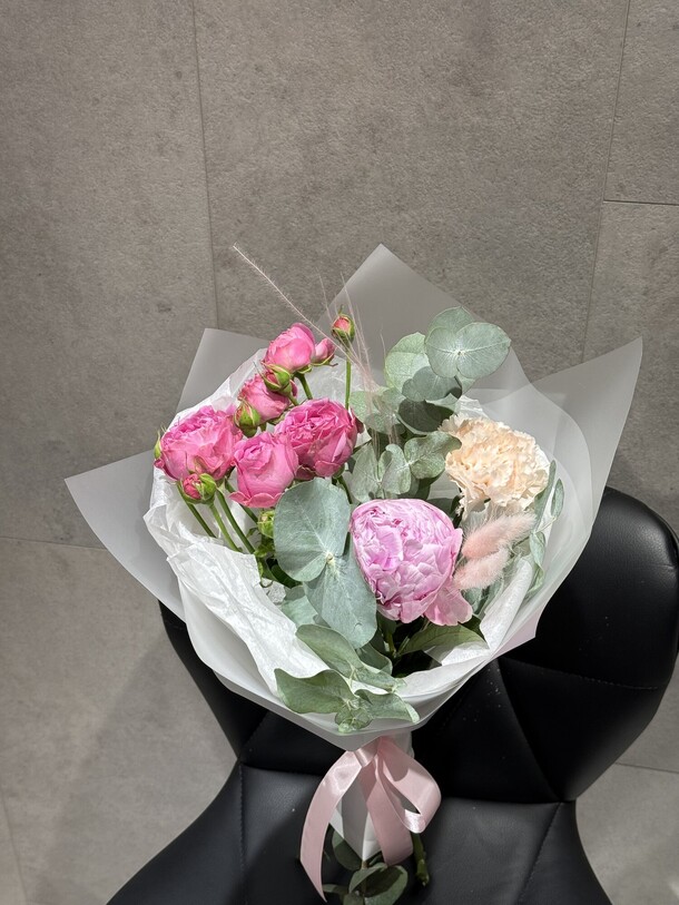 Букет сборный, артикул F1345917 - 4961 рублей, доставка по городу. Flawery - доставка цветов