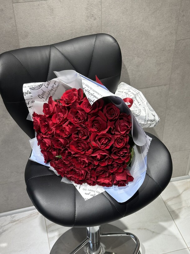 35 роз букетик, артикул F1345966 - 9515 рублей, доставка по городу. Flawery - доставка цветов