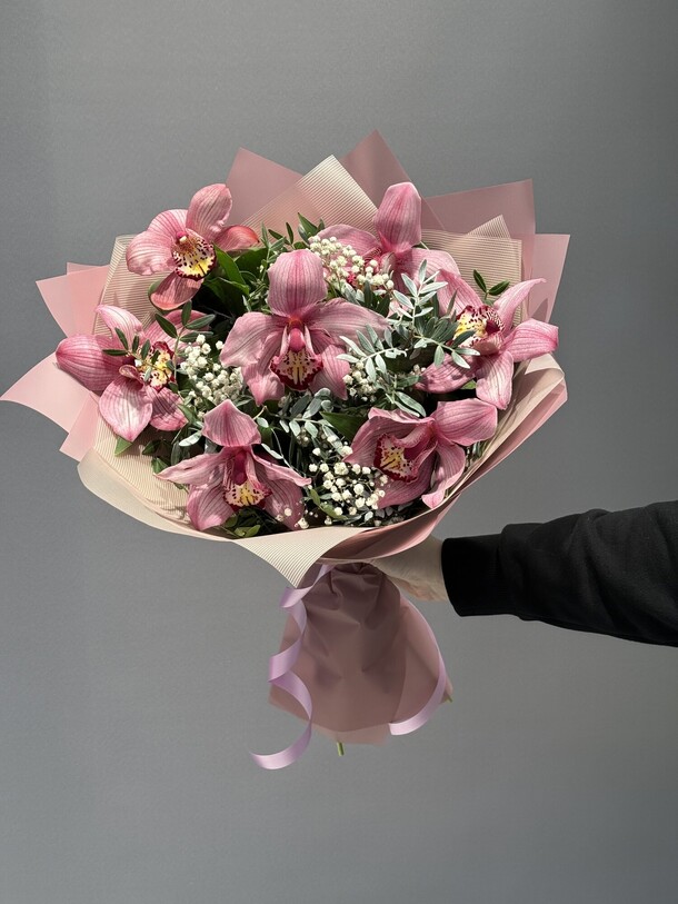 Монобукет из орхидей, артикул F1349137 - 6270 рублей, доставка по городу. Flawery - доставка цветов